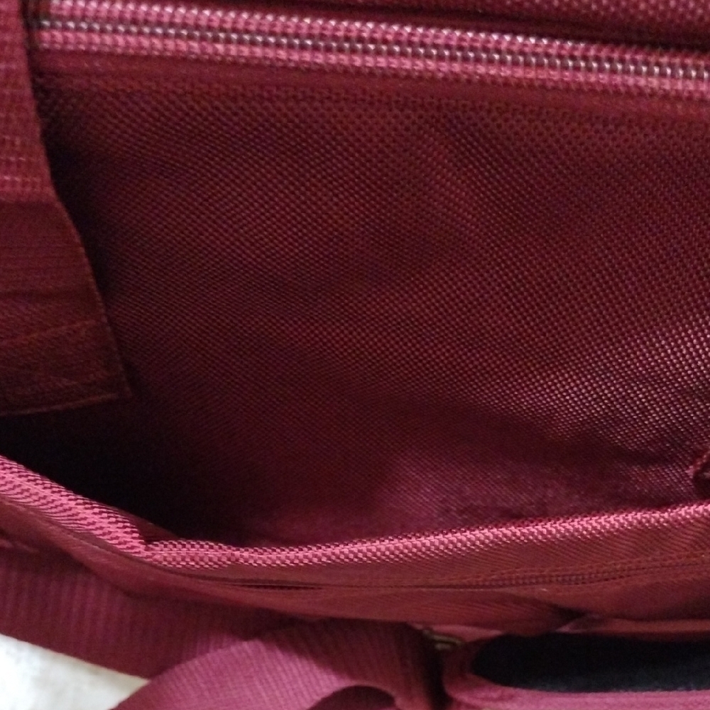 Red Laptop Bag with Adjustable Strap and Brown Leather Accents - Picture 6 of 11